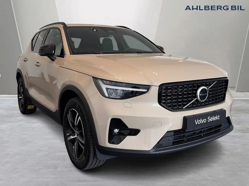 Volvo XC40 2025
