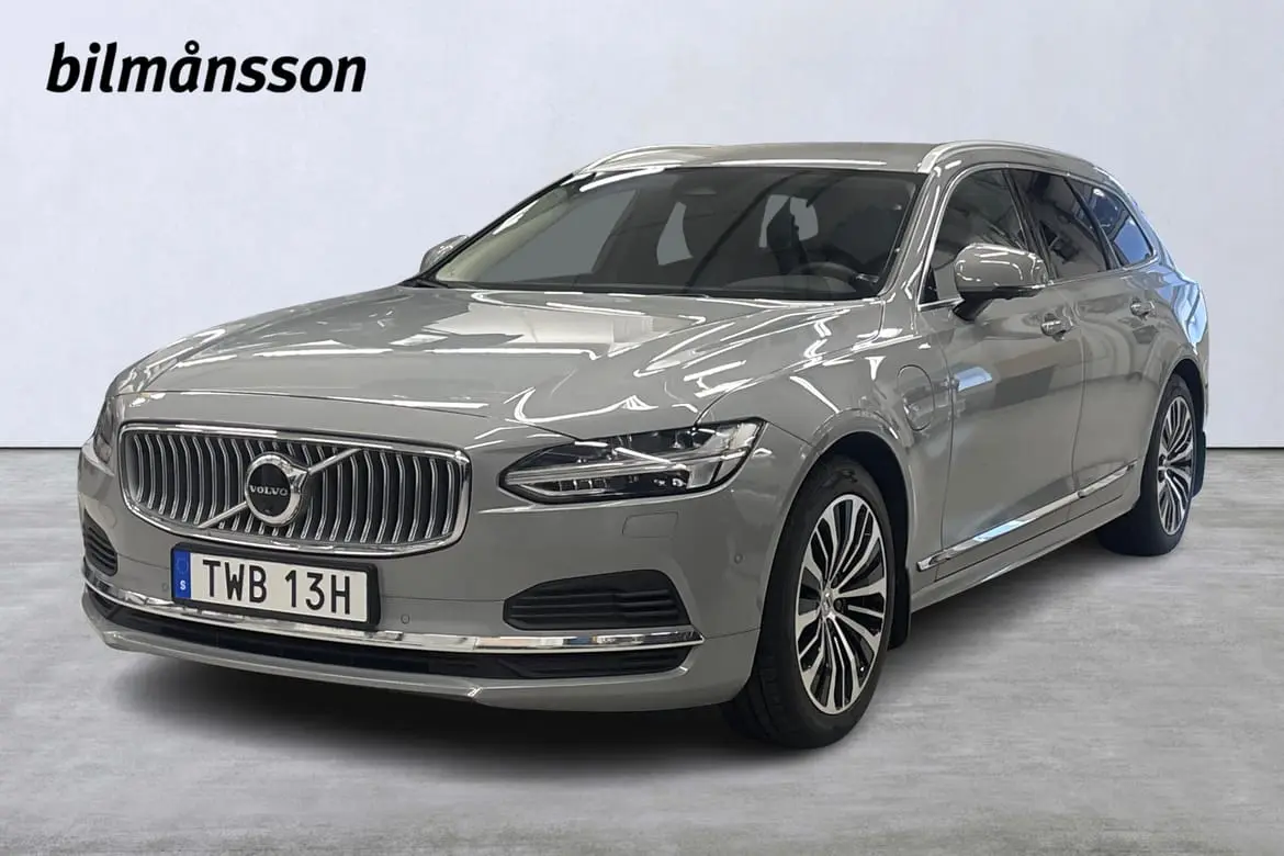 Volvo V90 2025