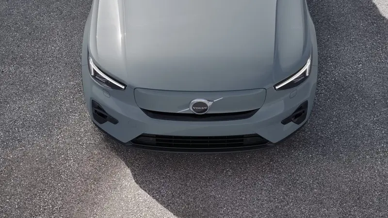 Volvo EX40 2027