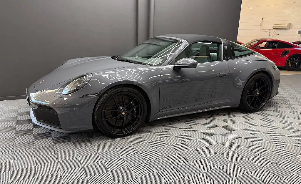 Porsche 911 2025