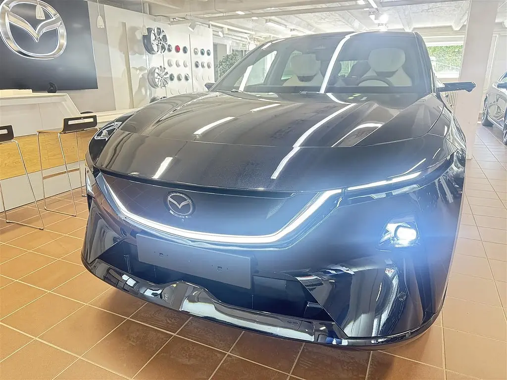 Mazda CX-6e, 2026