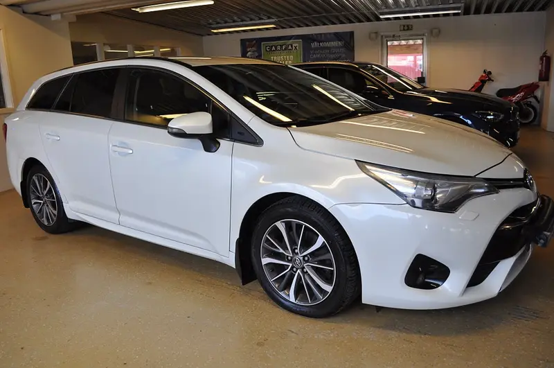 Toyota Avensis 2016