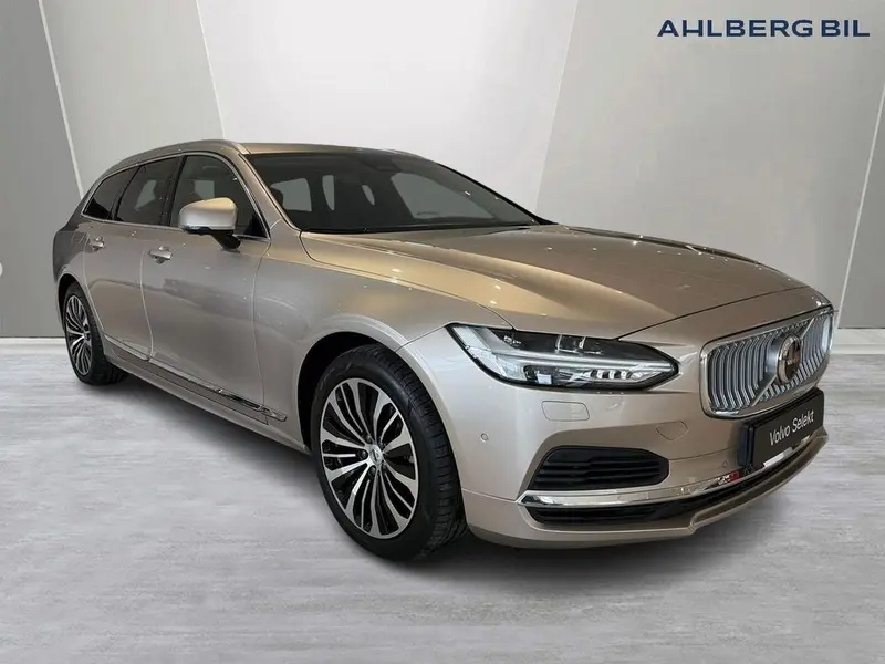 Volvo V90 2024