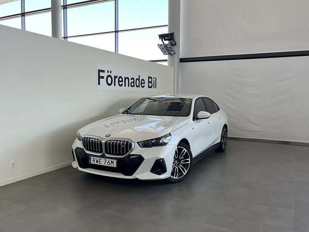 BMW i5 2024