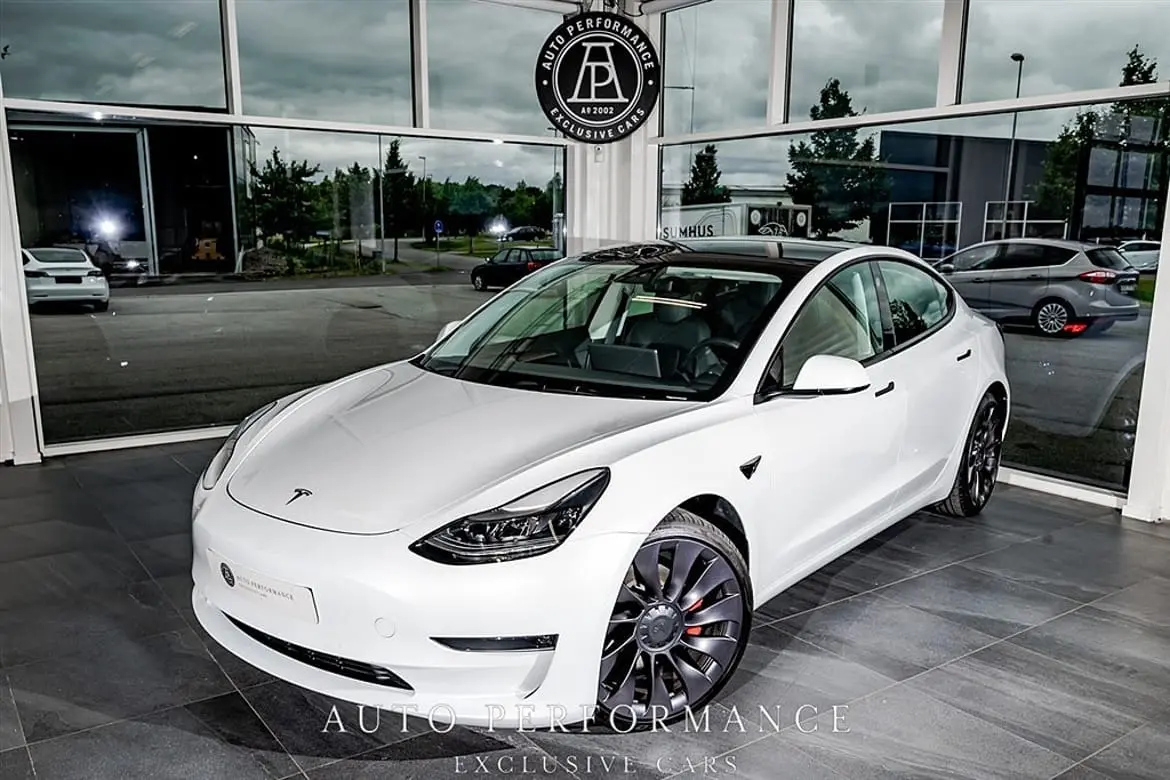 Tesla Model 3 2021