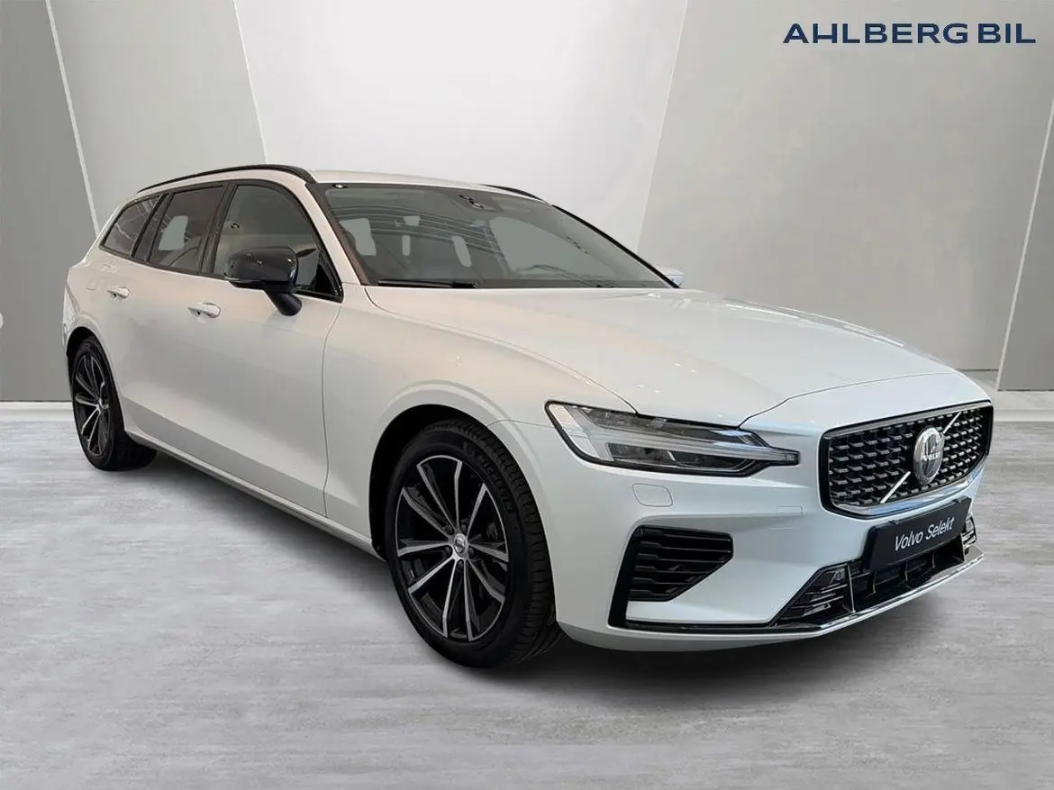 Volvo V60 2025