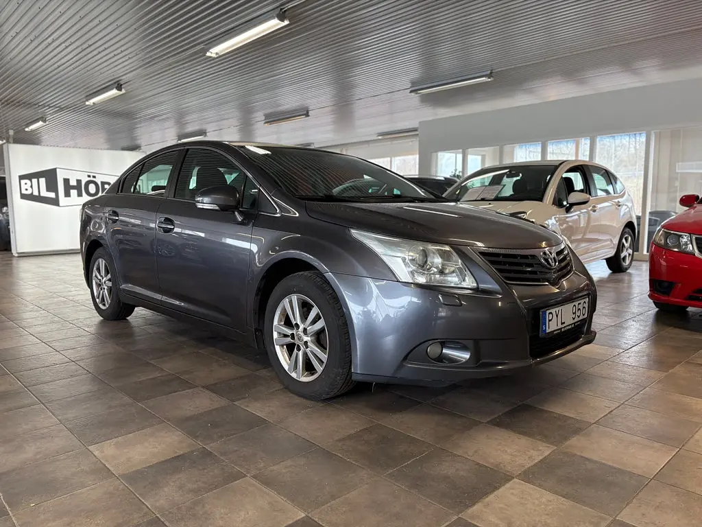 Toyota Avensis 2010