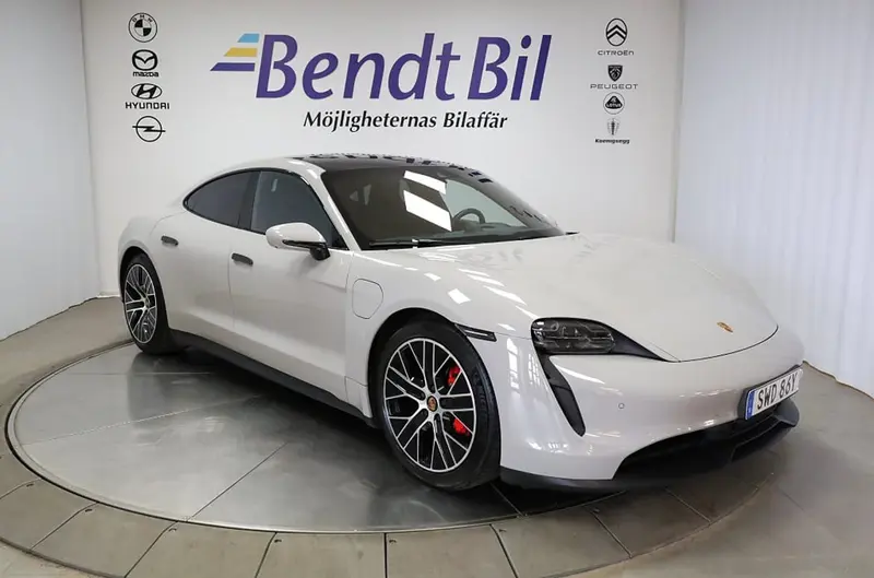 Porsche Taycan 2021
