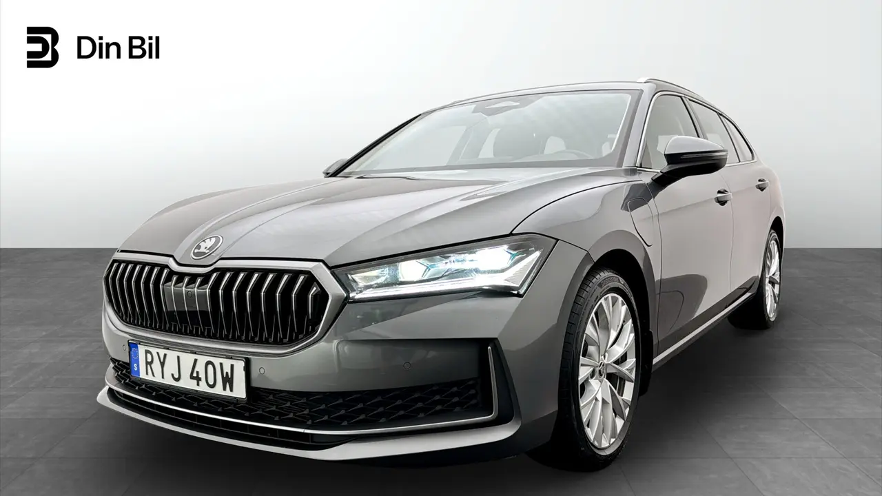 Skoda Superb 2025