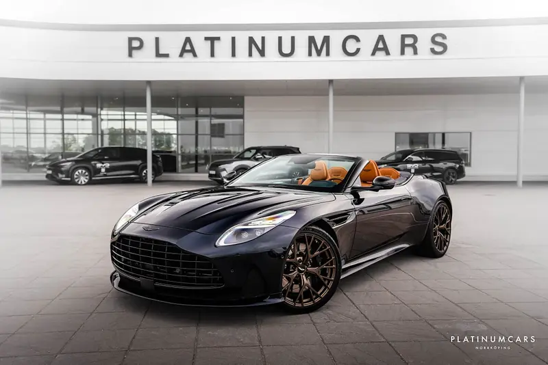 Aston Martin DB12 2024