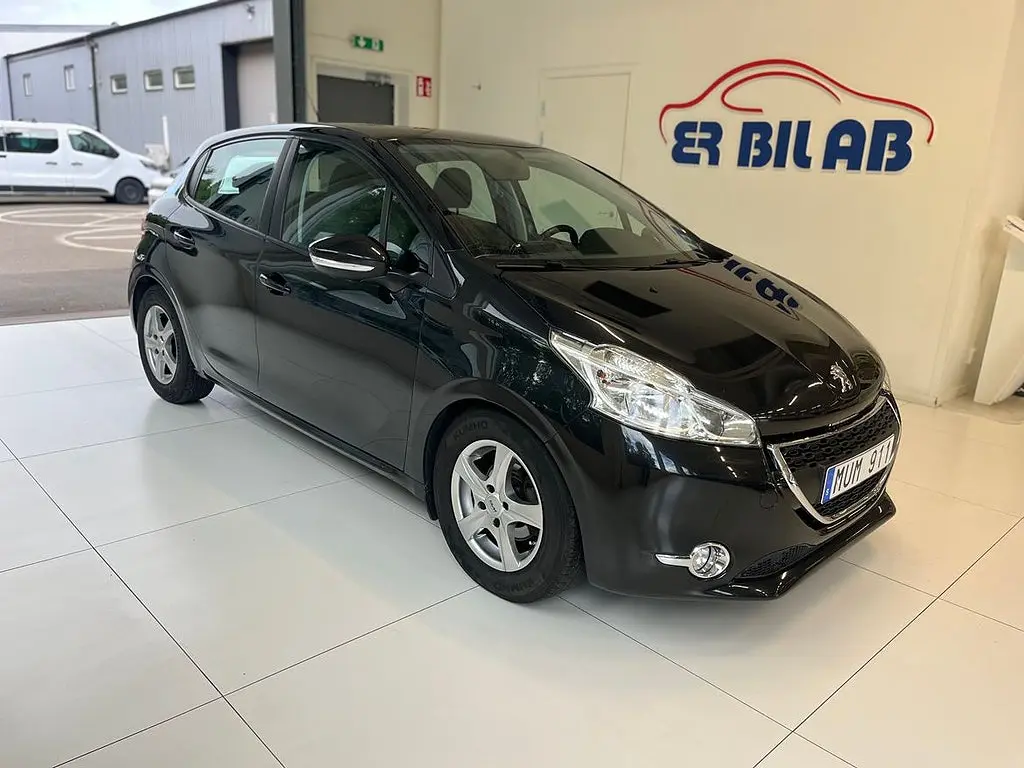 Peugeot 208 2012