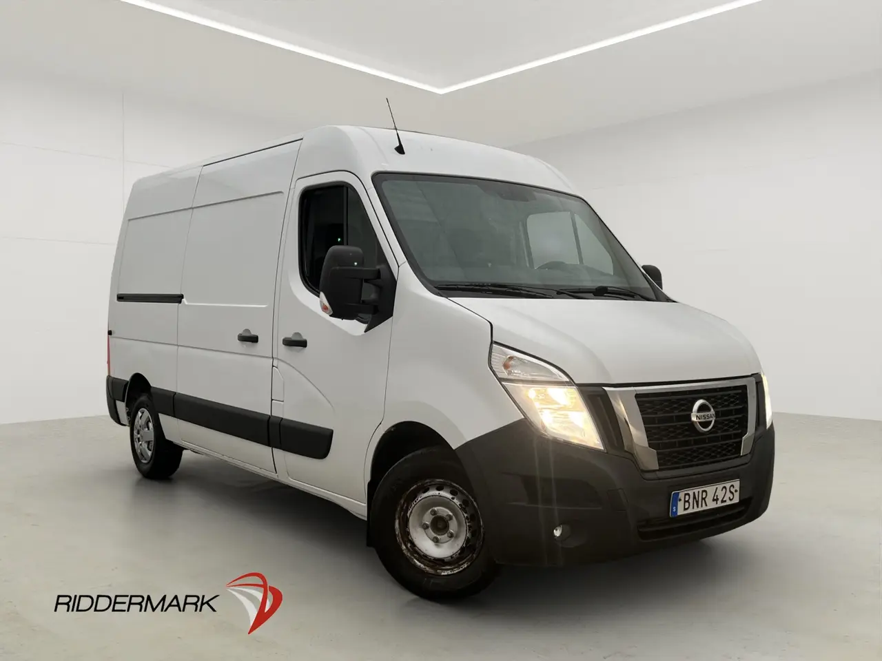 Nissan NV400 2021