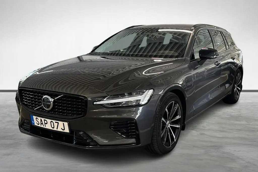 Volvo V60 2025
