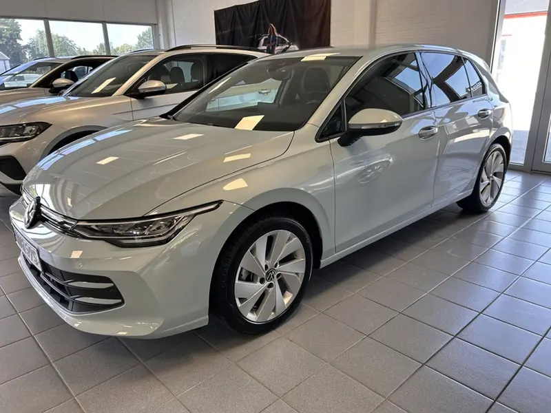 Volkswagen Golf 2025