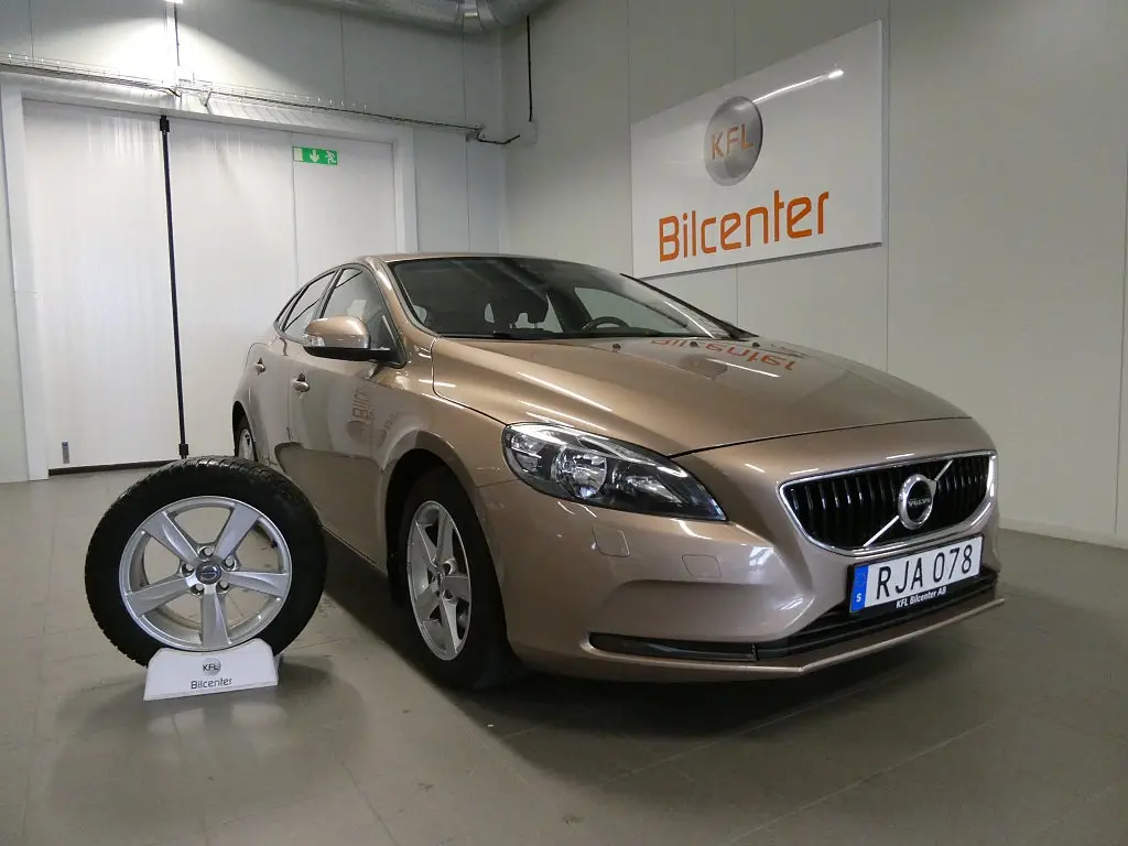 Volvo V40 2017