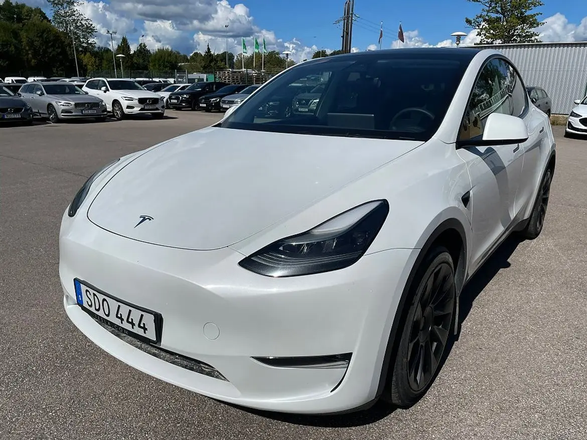 Tesla Model Y 2023