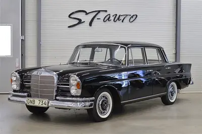 Mercedes-Benz 220