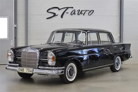 Mercedes-Benz 220