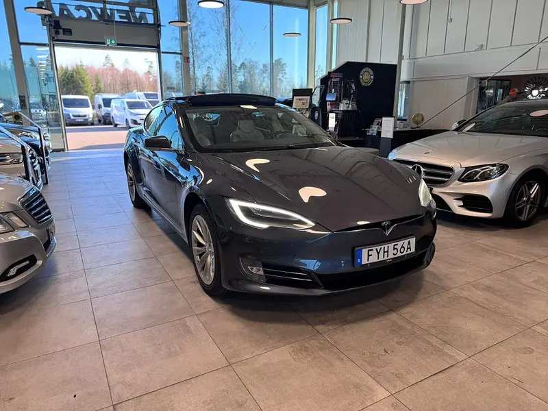 Tesla Model S 2019