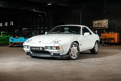 Porsche 928