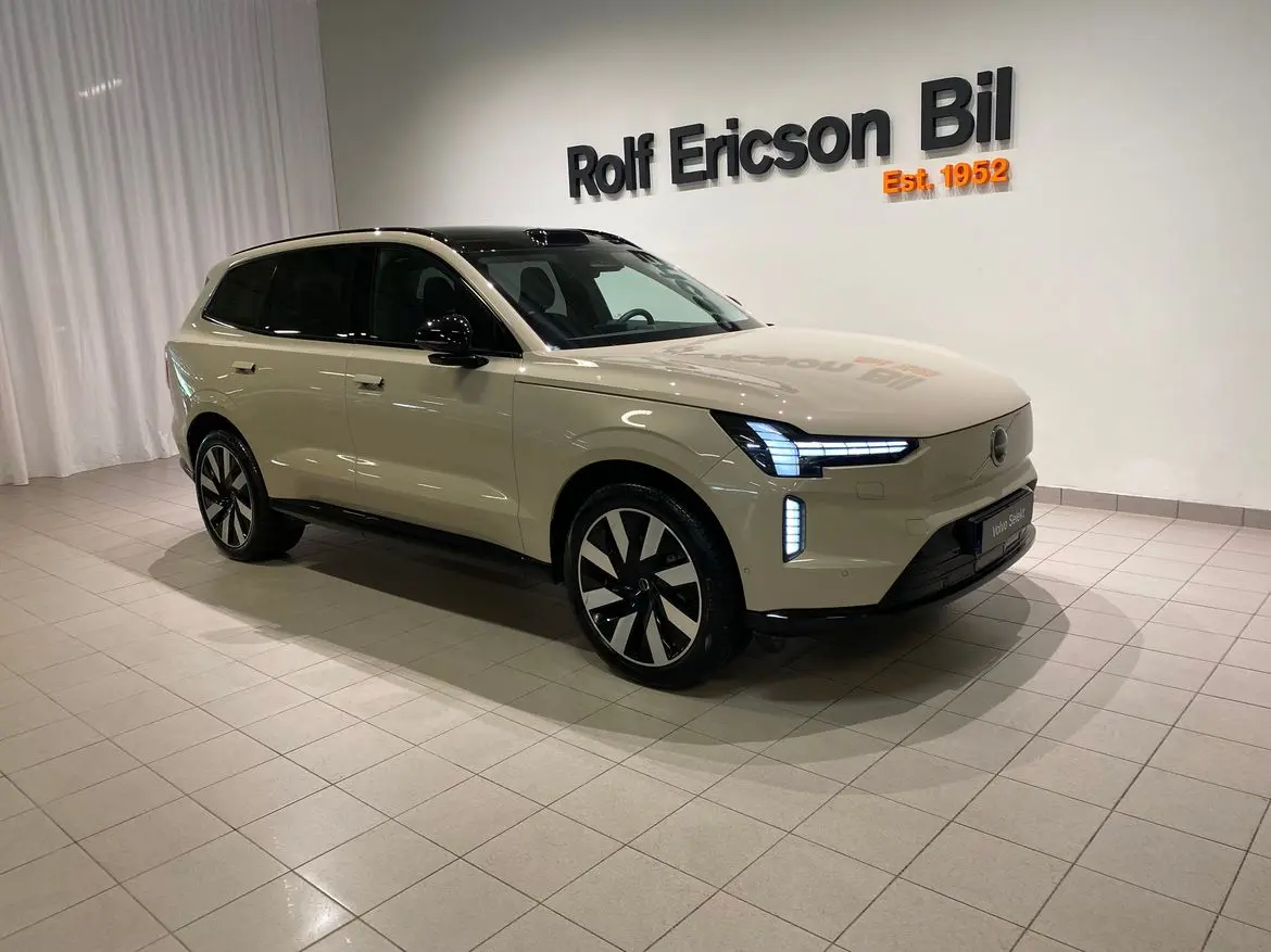 Volvo EX90 2025