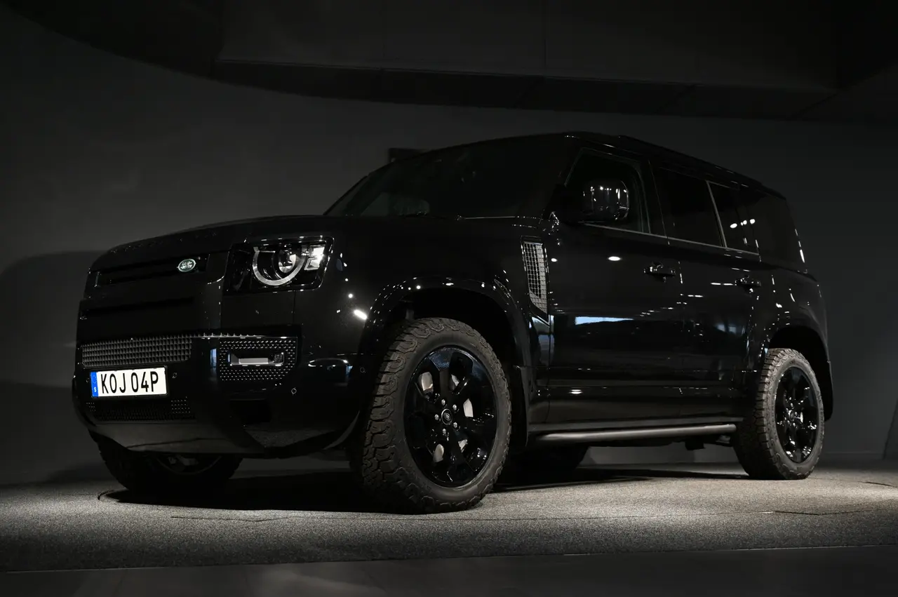 Land Rover Defender 2025