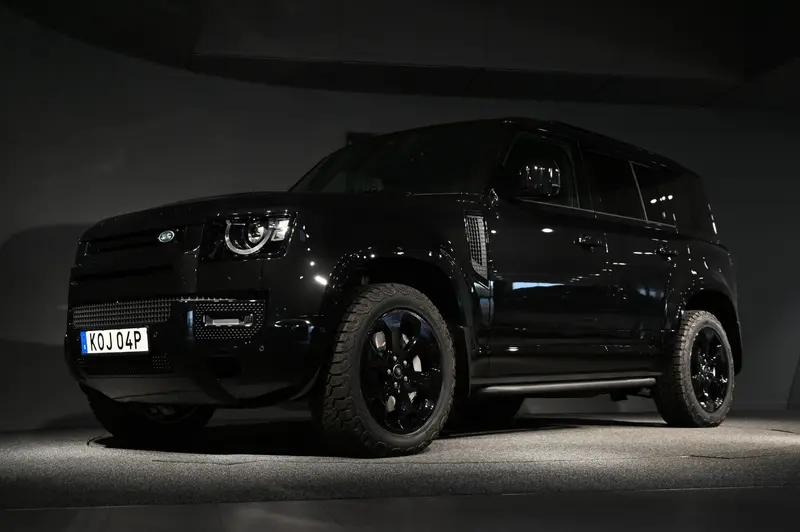 Land Rover Defender 2025