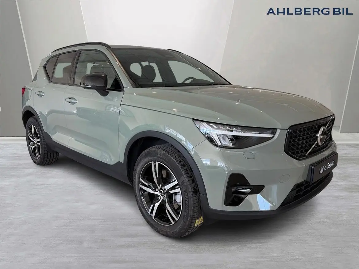 Volvo XC40 2025