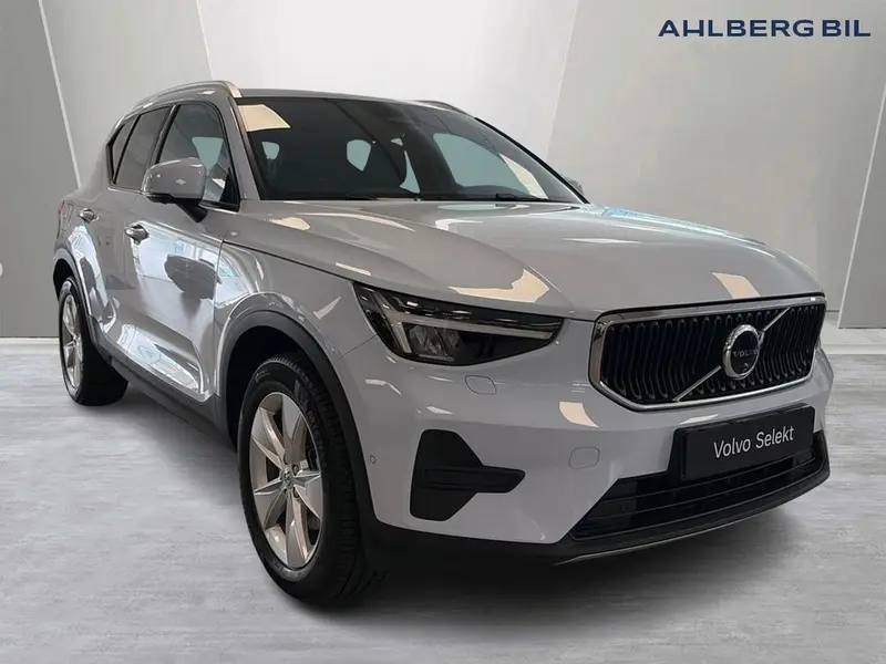 Volvo XC40 2025