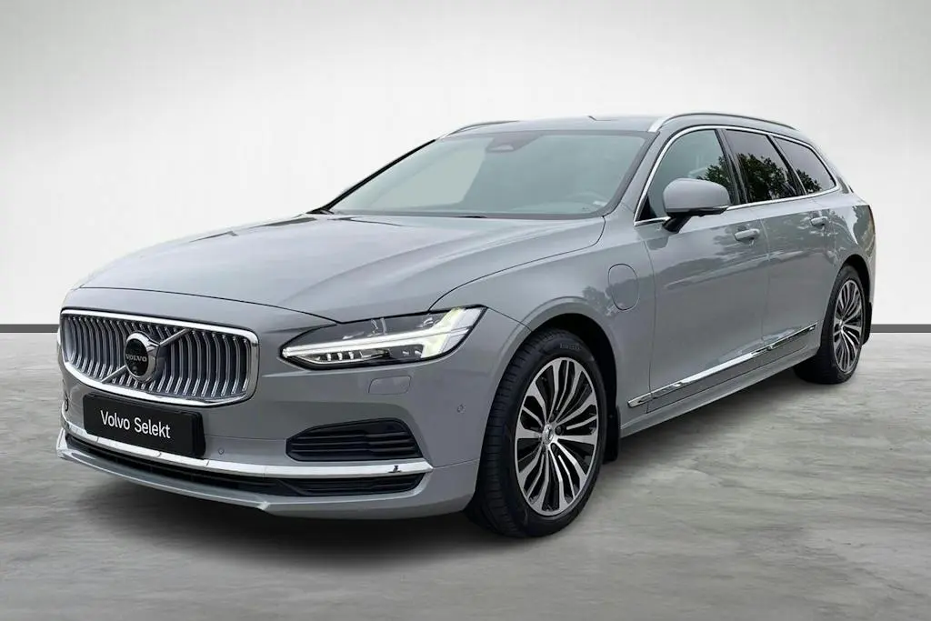 Volvo V90 2025