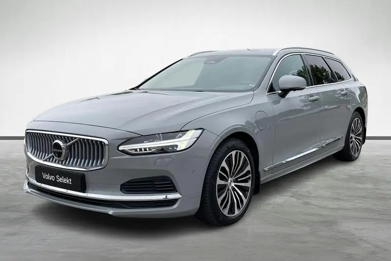 Volvo V90 2025