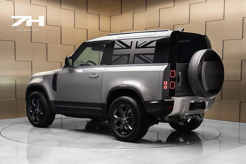 Land Rover Defender 2022