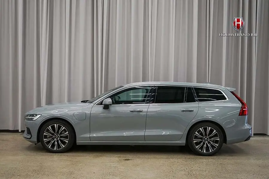 Volvo V60 2025