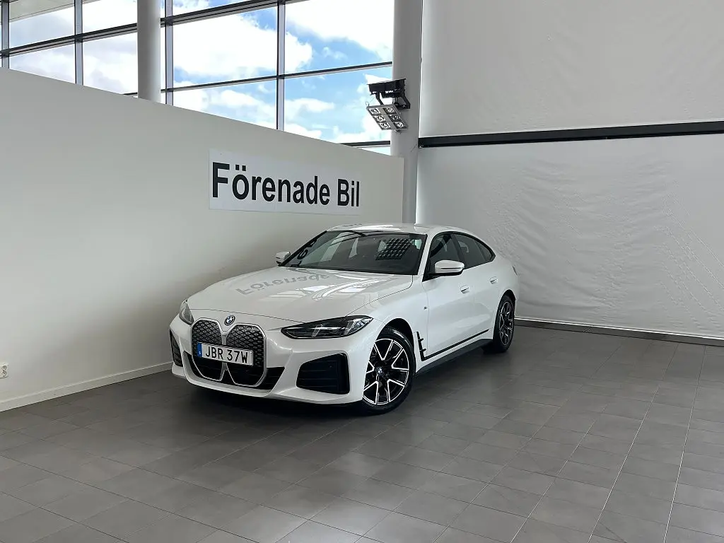 BMW i4 2025