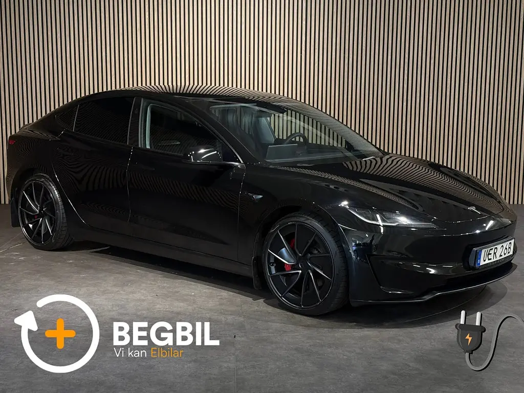 Tesla Model 3 2024