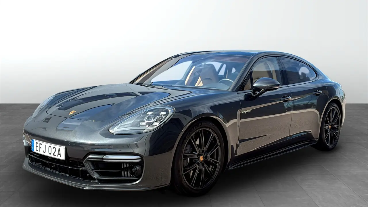 Porsche Panamera 2023