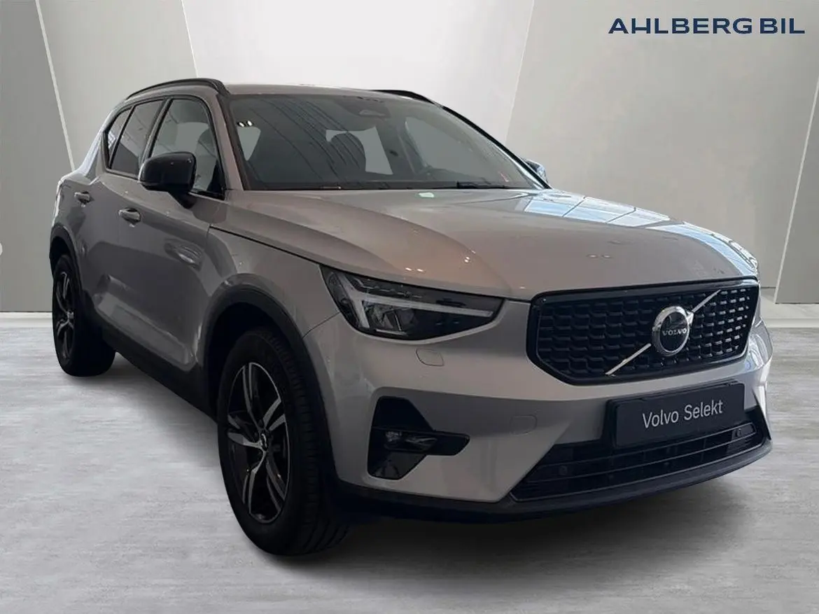 Volvo XC40 2025