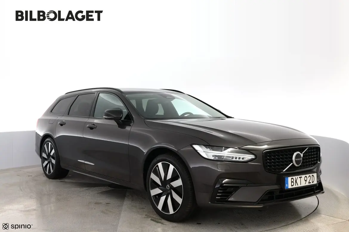 Volvo V90 2025