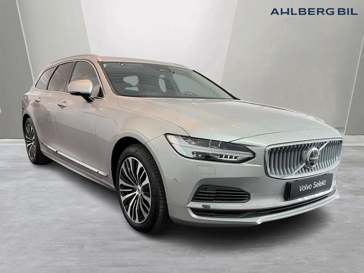 Volvo V90 2024