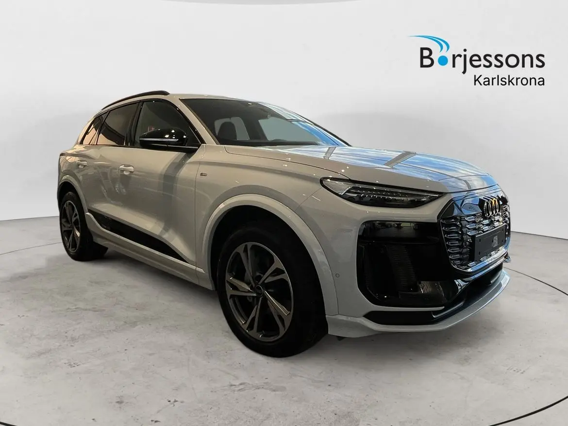 Audi Q6 e-tron 2026