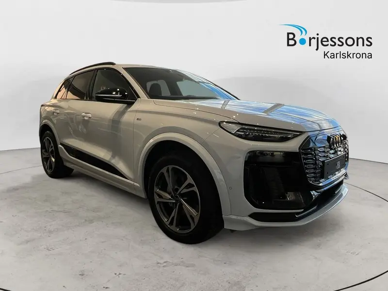 Audi Q6 e-tron 2026