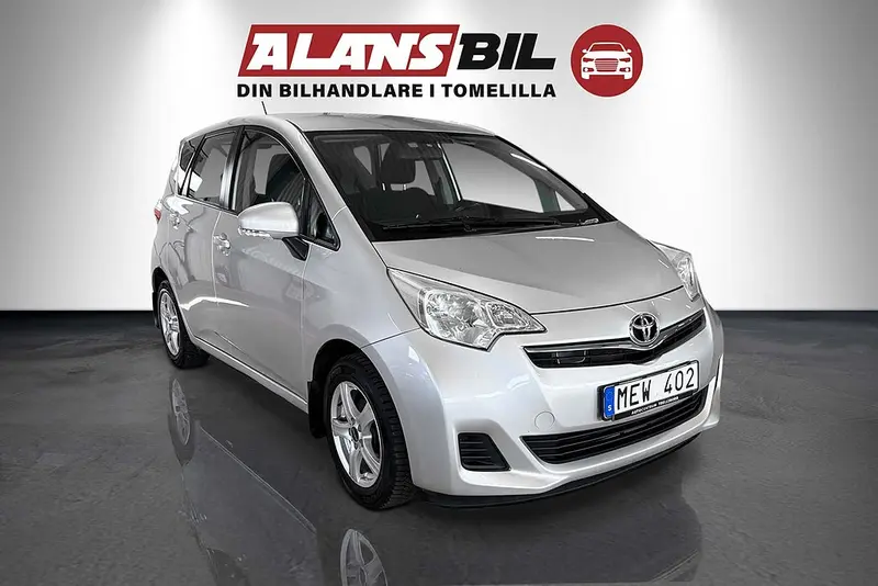 Toyota Verso-S 2011
