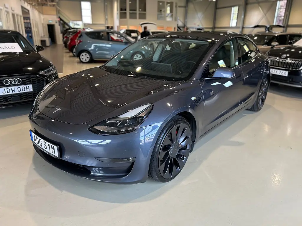 Tesla Model 3 2022