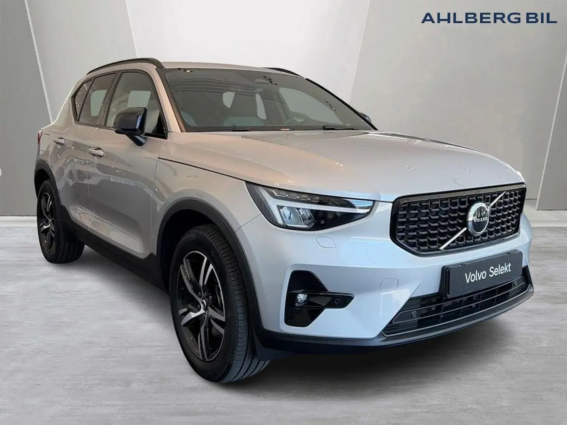 Volvo XC40 2025