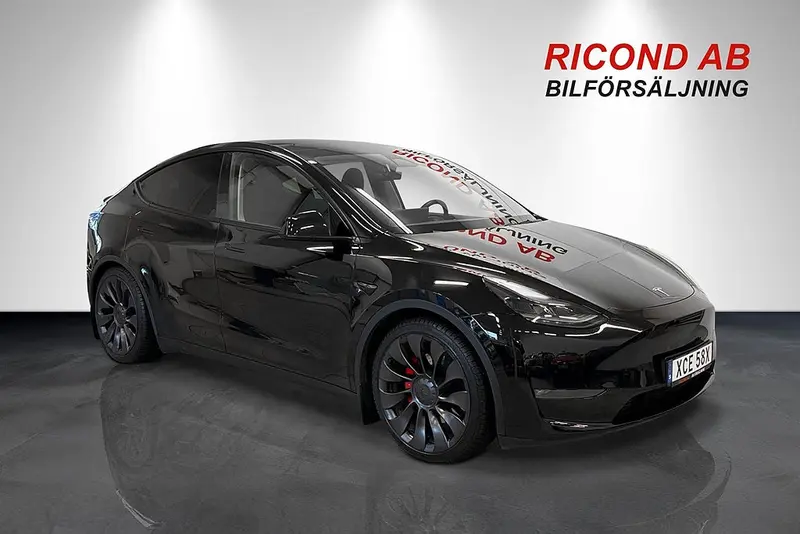 Tesla Model Y 2024