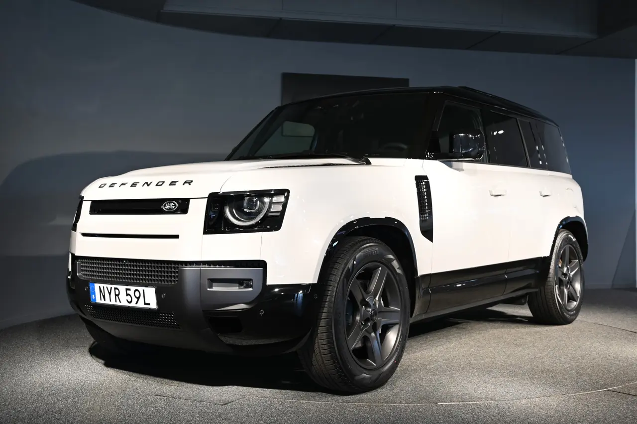 Land Rover Defender 2026