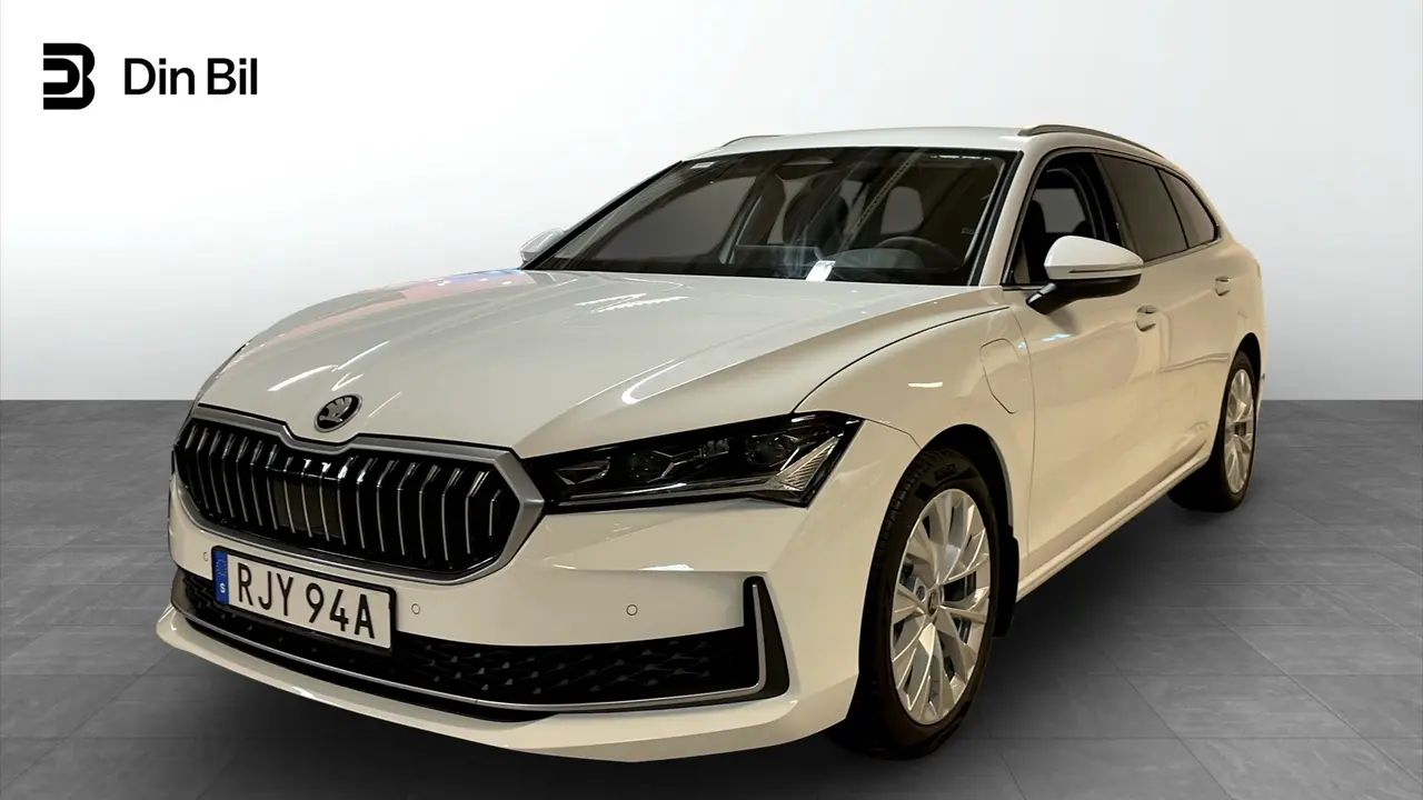 Skoda Superb 2025