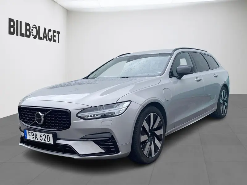 Volvo V90 2025