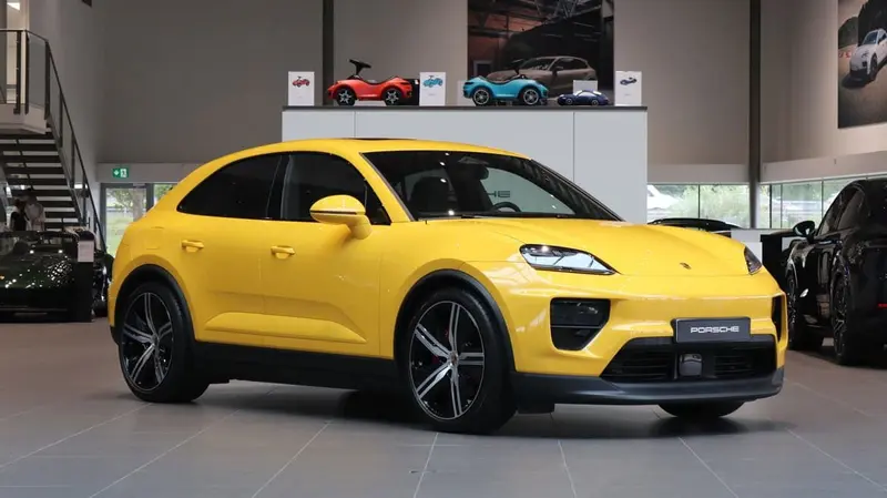 Porsche Macan 2025