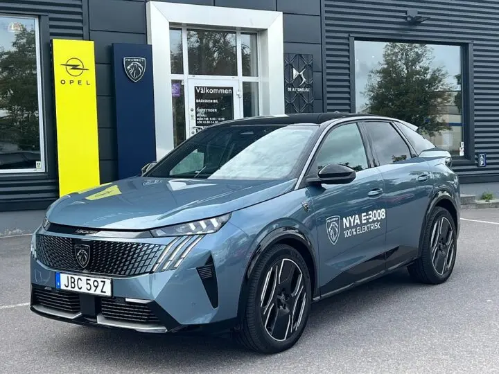 Peugeot E-3008 2024